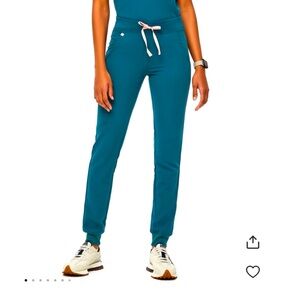 Carribean Blue Figs Zamora Scrub joggers. Worn a few times. Good condition.